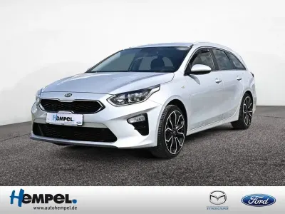 Gebraucht Kia Ceed 140 PS (102 kW) 2020 Silber / sparkling silver (metallic) Kleinwagen