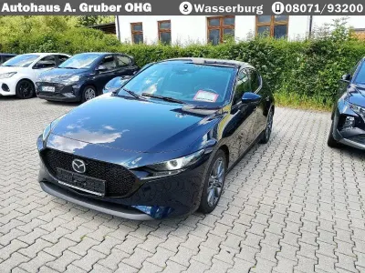 Gebraucht Mazda 3 Selection 122 PS (89 kW) 2023 Deep crystal blue Limousine