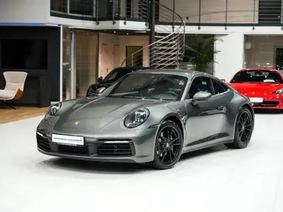 Gebraucht Porsche 911 Carrera 385 PS (283 kW) 2021 Grün