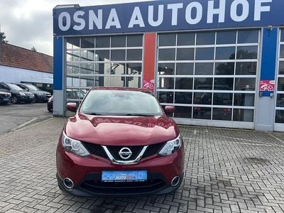 Gebraucht Nissan Qashqai Acenta 116 PS (85 kW) 2015 Rot SUV