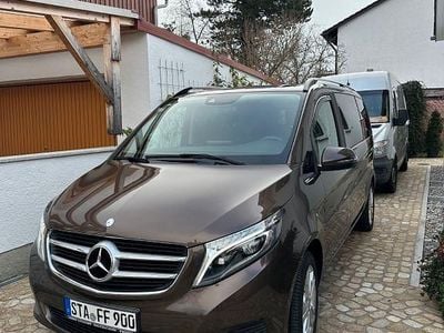 Braun Gebraucht 2016 Mercedes V250 Edition Van / Kleinbus | 37.900 € (Teuer)