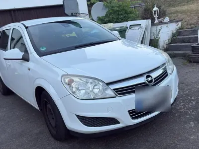 Gebraucht Opel Astra 110 PS (80 kW) 2009 Weiß Kombi