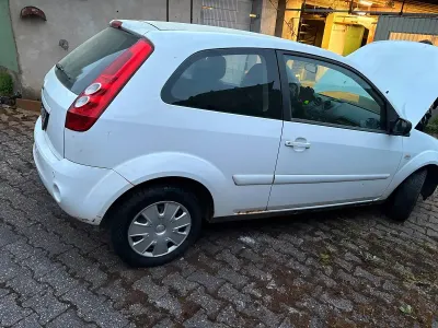 Brugt Ford Fiesta 60 HK (44 kW) 2008 Hvid Hatchback