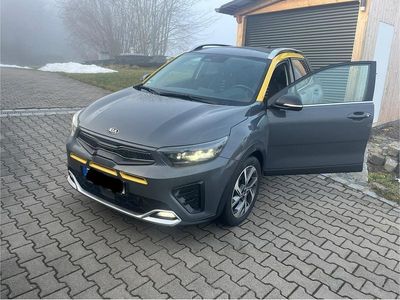 Grau Gebraucht 2021 Kia Stonic GT-Line SUV | 19.000 € (Etwas zu teuer)