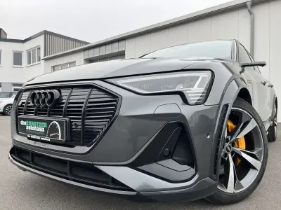 Gebraucht Audi e-tron Ambiente 369 kW (503 PS) 2022 Grau SUV