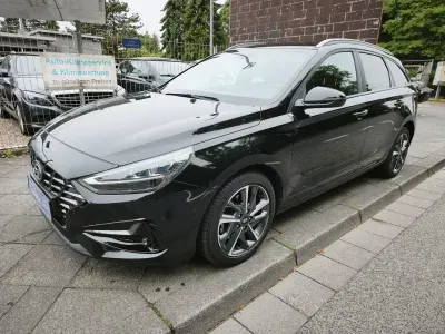 Gebraucht Hyundai i30 GO! 120 PS (88 kW) 2023 Schwarz Kombi