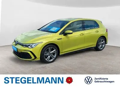 Gebraucht VW Golf VIII R-line 131 PS (96 kW) 2024 Gelb Limousine