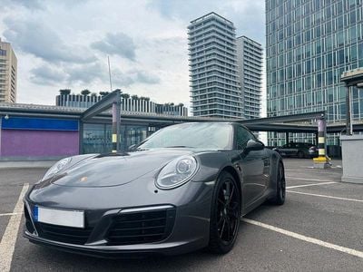 Porsche 911 Carrera