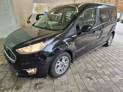 Gebraucht Ford Grand Tourneo Connect Titanium 120 PS (88 kW) 2019 Schwarz Van / Kleinbus