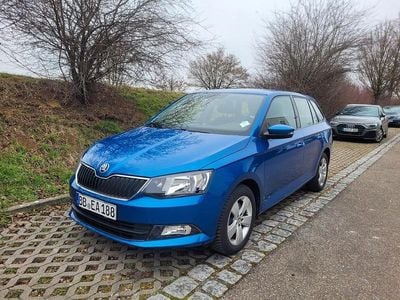 Blau Gebraucht 2015 Skoda Fabia Ambition Kombi | 9.725 € (Etwas zu teuer)