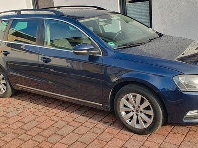 Gebraucht VW Passat Comfortline 140 PS (102 kW) 2013 Blau Kombi