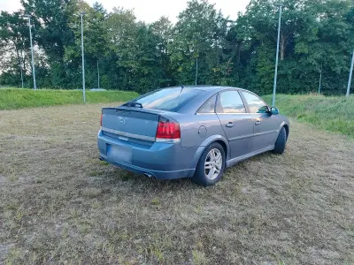 Gebraucht Opel Vectra 155 PS (114 kW) 2004 Silber Kleinwagen