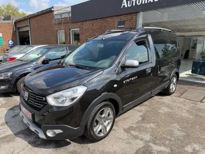 Gebraucht Dacia Dokker Stepway 95 PS (69 kW) 2020 Perlmuttschwarz Van / Kleinbus
