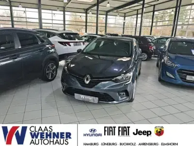 Używany Renault Clio V 67 KM (49 kW) 2022 Szary Sedan/Limuzyna