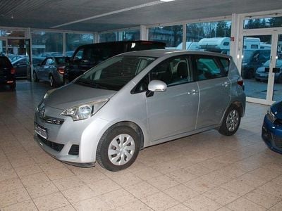 Silber Gebraucht 2012 Toyota Verso-S Life Van / Kleinbus | 7.990 € (Etwas zu teuer)