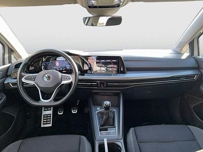 Weiss Gebraucht 2022 VW Golf VIII Active | 16.950 € (Fairer Preis)