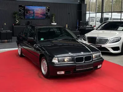 Gebraucht BMW 320 150 PS (110 kW) 1991 Schwarz Limousine