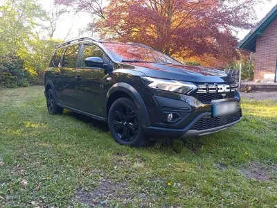 Gebraucht Dacia Jogger Extreme 110 PS (80 kW) 2023 Schwarz Van / Kleinbus