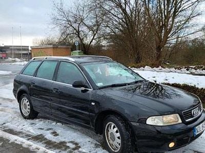 Schwarz Gebraucht 2001 Audi A4 Kombi | 1.250 € (Teuer)