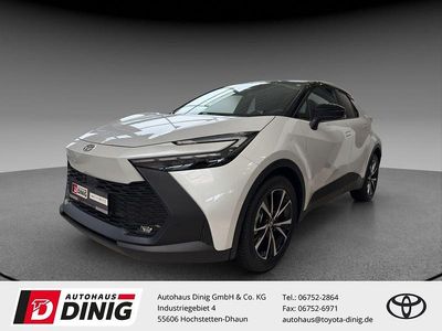 Neu Toyota C-HR 140 PS (102 kW) 2025 089)/ black (202) (weiss SUV