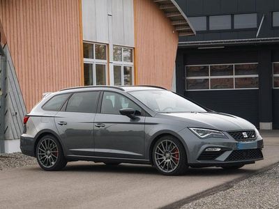 Grau Gebraucht 2018 Seat Leon ST 4Drive Kombi | 21.000 € (Etwas zu teuer)