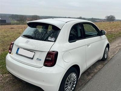 Gebraucht Fiat 500e Action 69 kW (95 PS) 2022 Weiß Kleinwagen