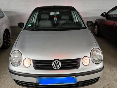 Grau Gebraucht 2002 VW Polo Kleinwagen | 1.999 € (Fairer Preis)