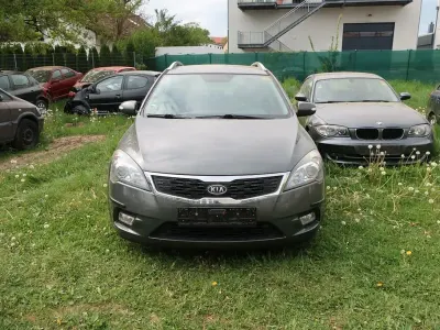 Gebraucht Kia Ceed Sportswagon Spirit 125 PS (91 kW) 2010 Grau Kombi