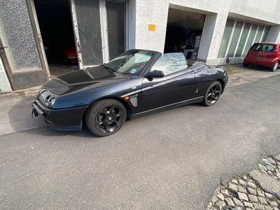Second-hand Alfa Romeo Spider 192 CP (141 kW) 1997 Negru Cabrio