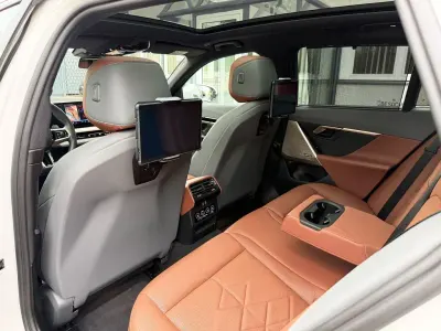 Gebraucht BMW 520 M Sport 197 PS (144 kW) 2024 Weiß Kombi