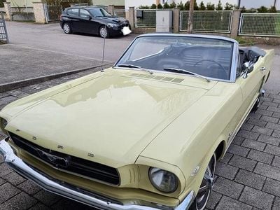 Gebraucht Ford Mustang 200 PS (147 kW) 1965 Gelb Cabrio