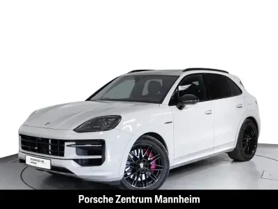 Usata Porsche Cayenne S E-Hybrid 519 CV (381 kW) 2024 Bianco SUV