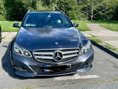 Gebraucht Mercedes E220 170 PS (125 kW) 2014 Grau Kombi