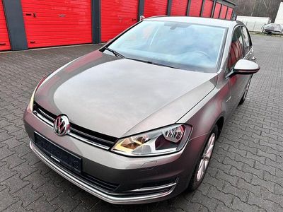 Gebraucht VW Golf VII LOUNGE 110 PS (80 kW) 2016 Grau Limousine