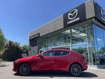 Neu Mazda 3 140 PS (102 kW) 2026 Soul red crystal m Limousine