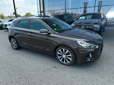 Gebraucht Hyundai i30 Premium 140 PS (102 kW) 2017 Braun Limousine