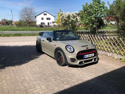 Grün Gebraucht 2018 Mini John Cooper Works Cabriolet Cabrio | 26.500 € (Fairer Preis)