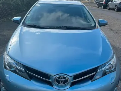 Gebraucht Toyota Auris Edition 132 PS (97 kW) 2013 Blau Kombi