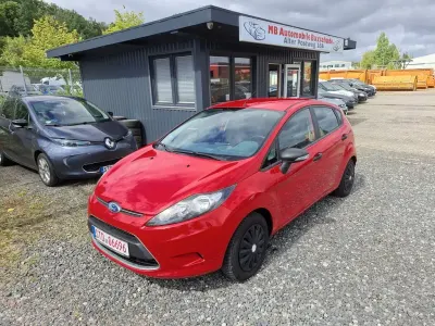 Gebraucht Ford Fiesta Ambiente 82 PS (60 kW) 2009 Rot Limousine