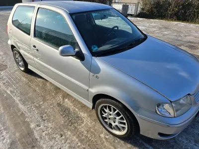 Gebraucht VW Polo Trendline 75 PS (55 kW) 2000 Silber Limousine