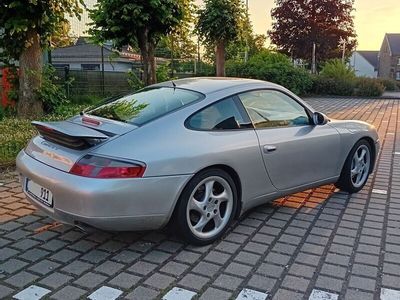 Porsche 911 Carrera 4