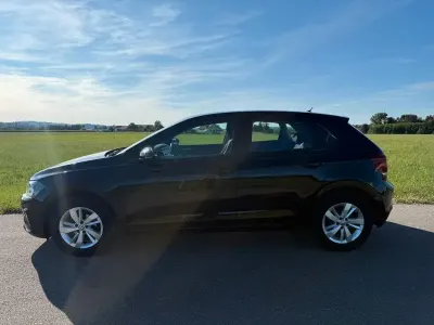 Gebraucht VW Polo Comfortline 95 PS (69 kW) 2019 Schwarz Kleinwagen
