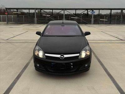 Schwarz Gebraucht 2008 Opel Astra Cabriolet Cabrio | 6.500 € (Etwas zu teuer)