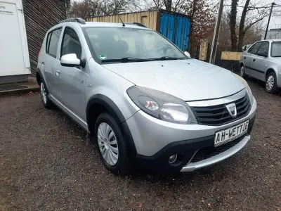 Gebraucht Dacia Sandero Stepway 84 PS (61 kW) 2011 Grau Limousine