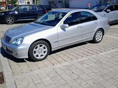 Gebraucht Mercedes C180 146 PS (107 kW) 2005 Silber Limousine