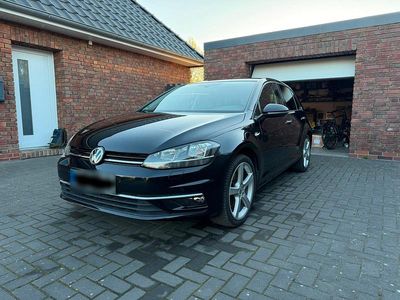 Używany VW Golf VII Sound 125 KM (91 kW) 2017 Czarny Sedan/Limuzyna