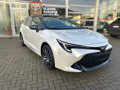 Neu Toyota Corolla Sport 179 PS (131 kW) 2026 Platinweiss metallic, dach sch Kombi