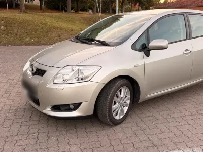 Gebraucht Toyota Auris 124 PS (91 kW) 2009 Silber Kleinwagen