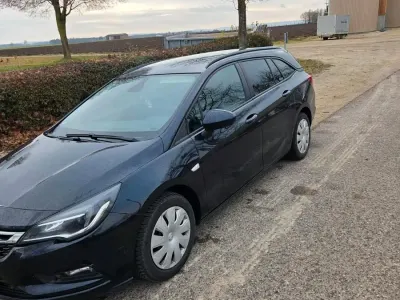 Gebraucht Opel Astra 110 PS (80 kW) 2018 Blau Kombi