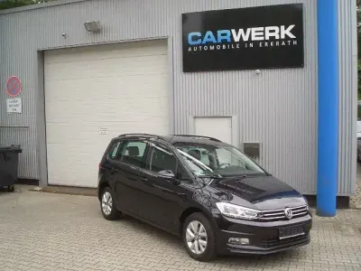 Gebraucht VW Touran Comfortline 150 PS (110 kW) 2023 Schwarz Van / Kleinbus